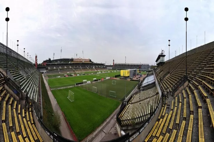 Dünyanın  ən böyük stadionu   dağılır: harada  yerləşir? 