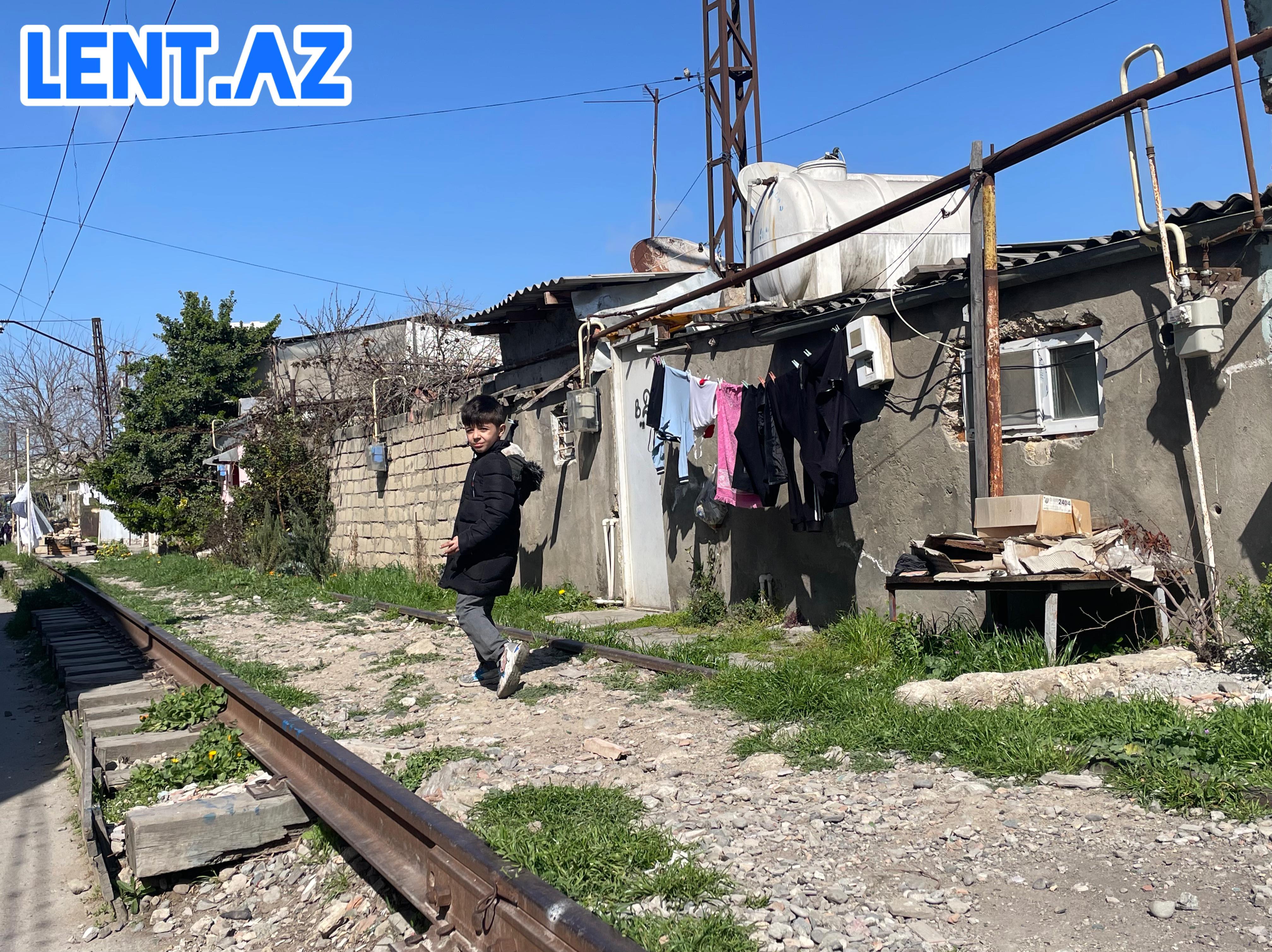 Evində gizlənən qoca, əsaya möhtac nənə - Bakıda “Tanrının unutduğu” QƏSƏBƏ