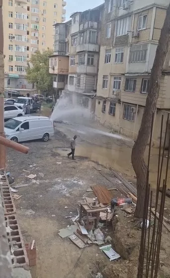 Yasamalda su xətti PARTLADI