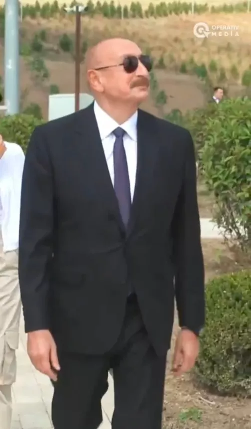 Prezident Şamaxıda “Nəsimi Bağları” kompleksində