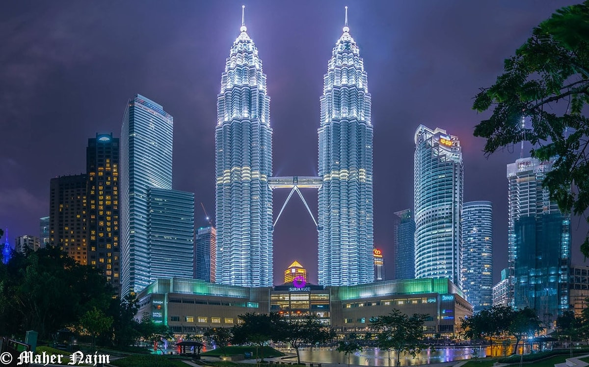 Petronas Towers hansı ölkədə yerləşir?